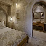 Hera Cave Hotell 3*