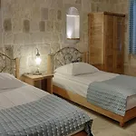Hera Cave 3*