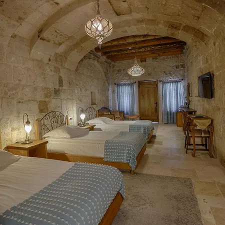 Hera Cave Hotel 2*
