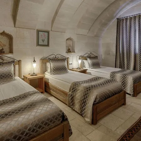 Hera Cave Hotel 2*