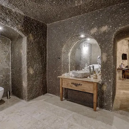 헤라 케이브 스위트 3*