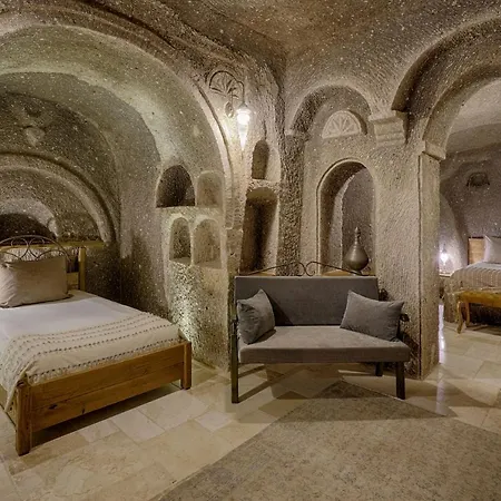 Hera Cave Hotel 2*