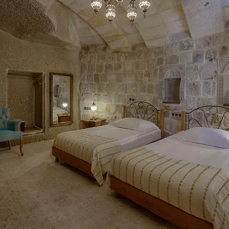 Hera Cave Hotel 2*