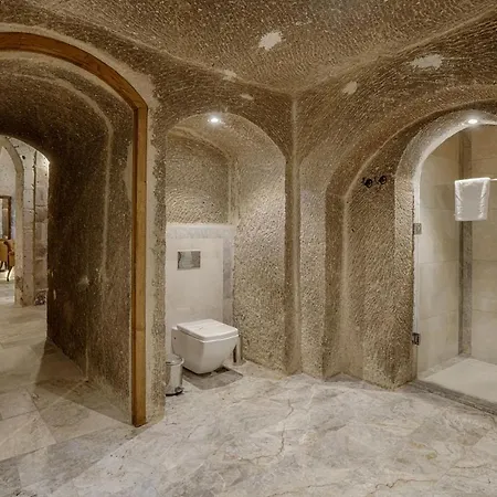 赫拉凯弗套房酒店 3*