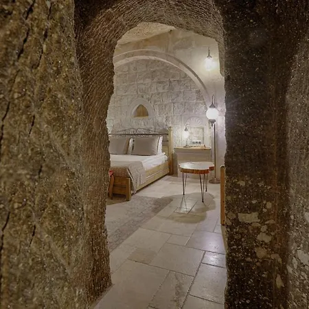 Hera Cave Hotel 2*