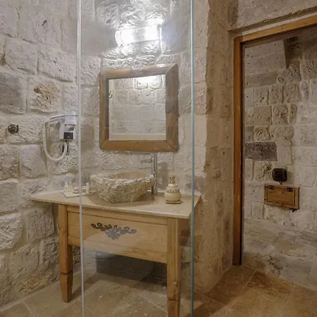 赫拉凯弗套房酒店