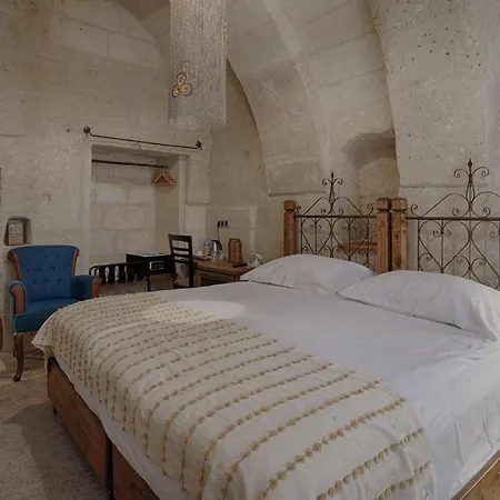 Hotel Hera Cave