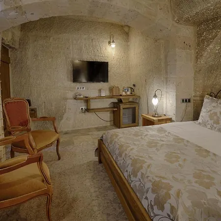 赫拉凯弗套房酒店 3*