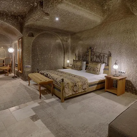 Hera Cave Hotel 2*