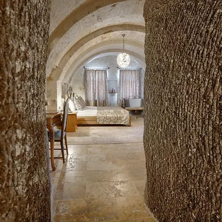 Hotel Hera Cave 2*