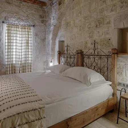 赫拉凯弗套房酒店 酒店