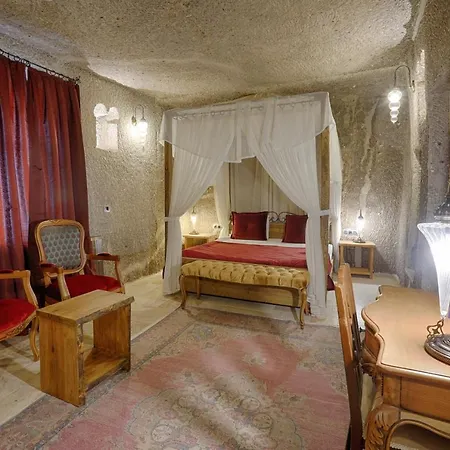 Hera Cave Hotel 2*
