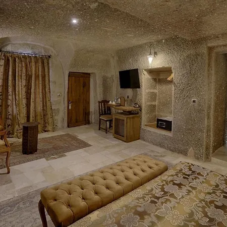Hera Cave Hotel 2*