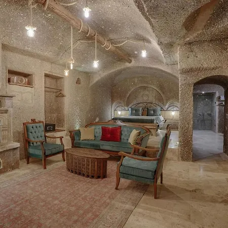 赫拉凯弗套房酒店 3*