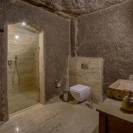 赫拉凯弗套房酒店 3*