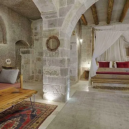 Hera Cave Hotel