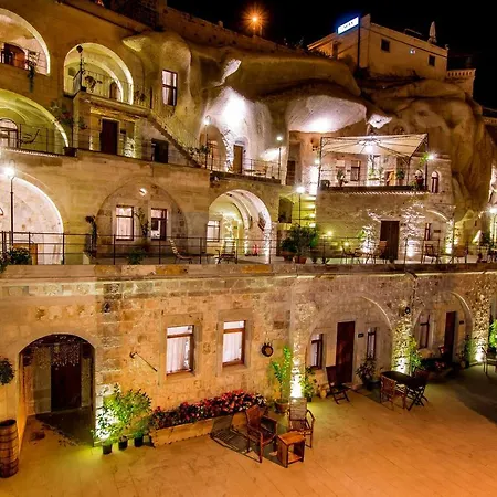 赫拉凯弗套房酒店 3*