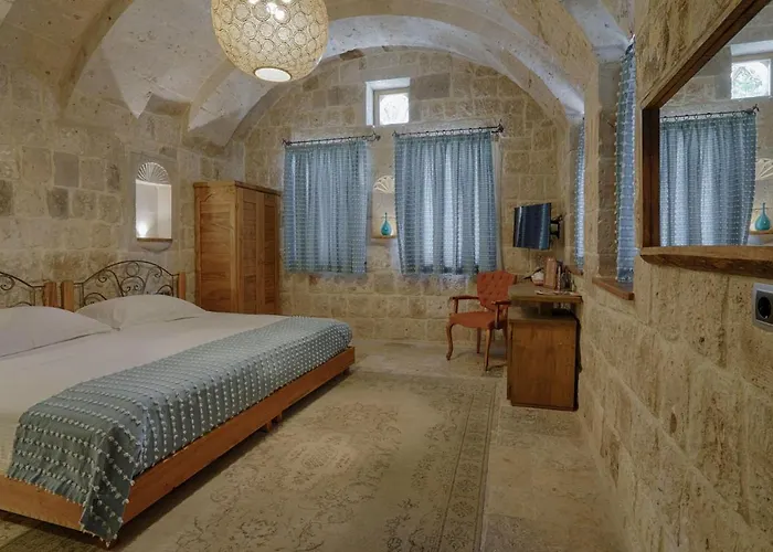 Hera Cave Hotell