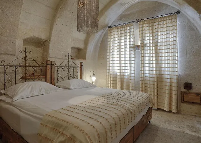 Hera Cave 3* גורמה