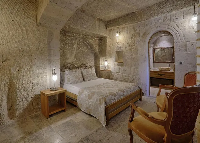 Hera Cave גורמה