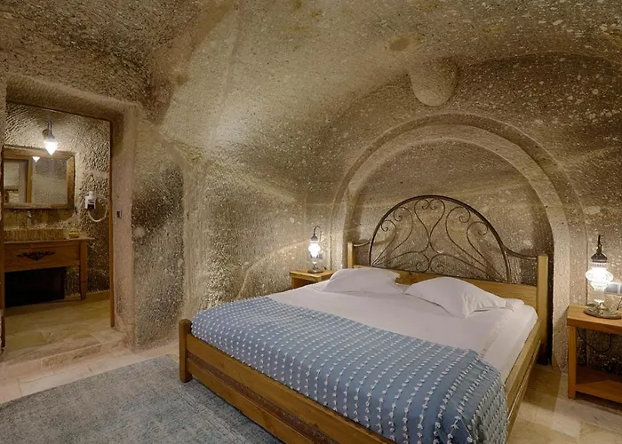 Hera Cave גורמה